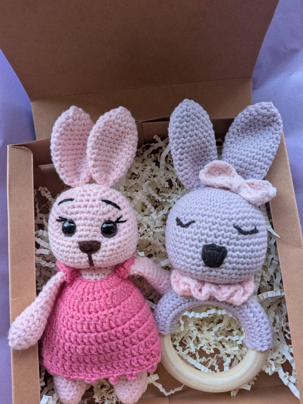 Set handmade iepurași croșetați  cadou bebeluș