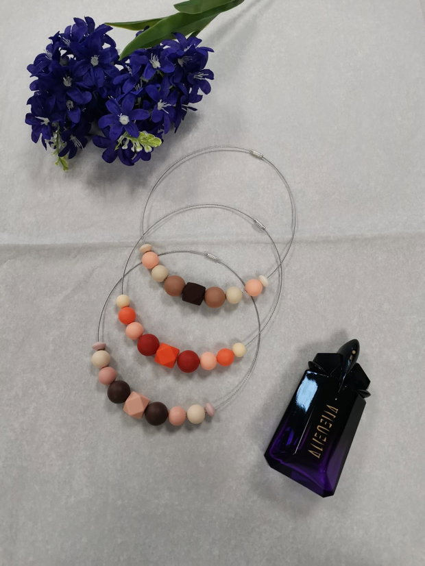 Colier fin și elegant accesoriu feminin handmade