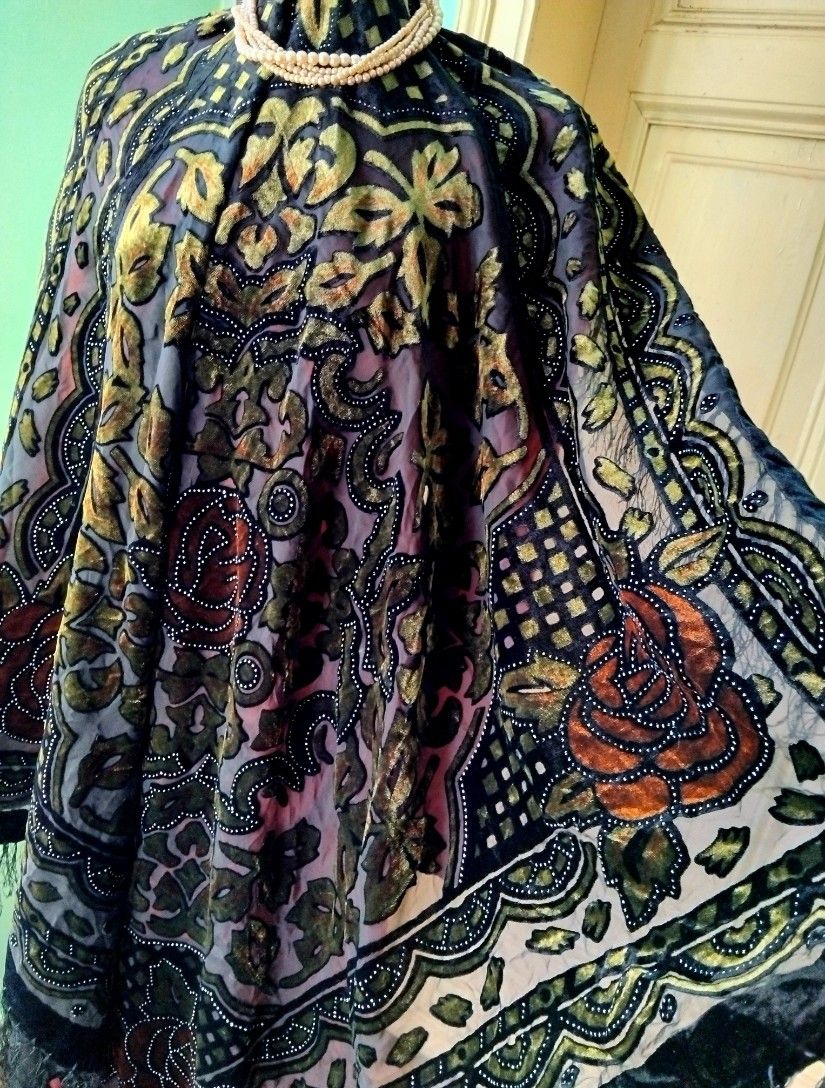 Esarfa cu aplicatii catifea pe voal