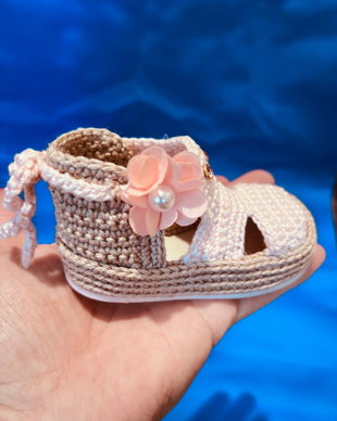 Sandale crosetate bebelusi roz pudrat handmade elegante ElaD