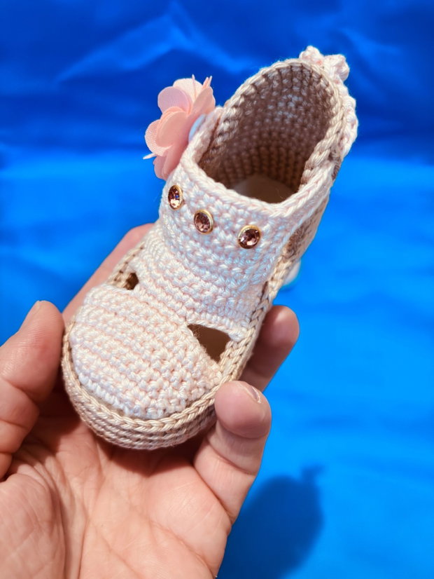 Sandale crosetate bebelusi roz pudrat handmade elegante ElaD