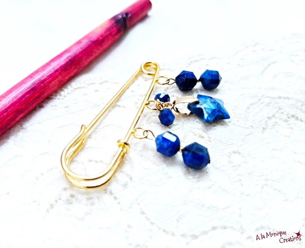 Brosa cu steluta si lapis lazuli
