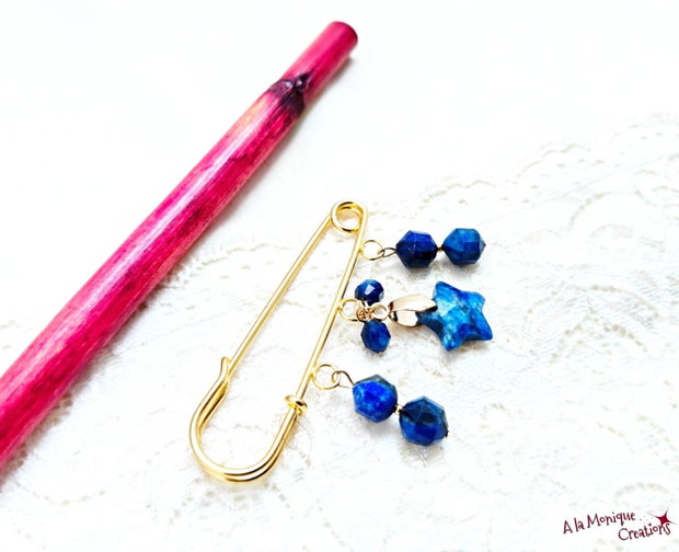 Brosa cu steluta si lapis lazuli