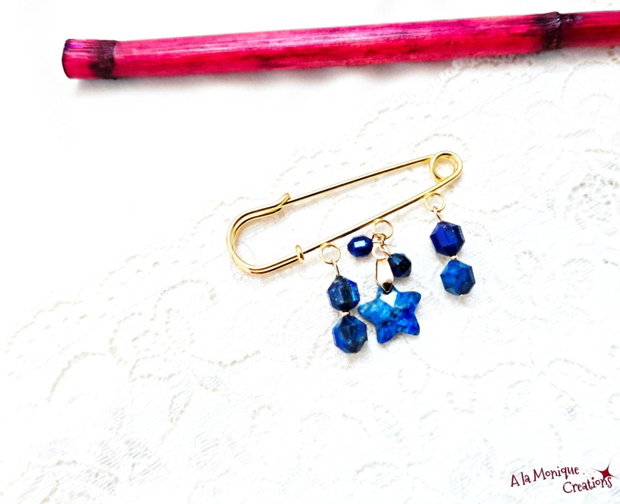 Brosa cu steluta si lapis lazuli