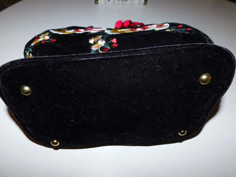 Poseta noua Zara, catifea , brodata, manusi noi catifea asortate