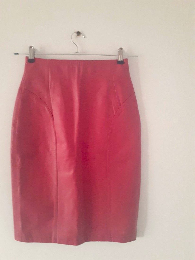 FUSTA DE PIELE ROZ INCHIS