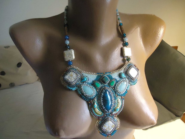 Redus 3 zile !! Dark blue tiger eye- colier pietre broderie , podoabe pe viata, unic, irepetabil