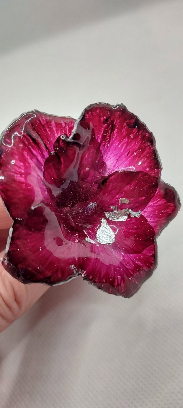 Brosa unicat, brosa floare naturala, brosa muscata
