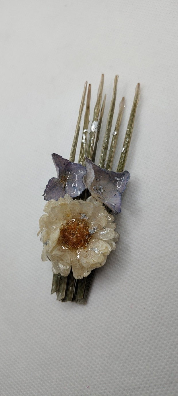 Brosa unicat , brosa flori naturale