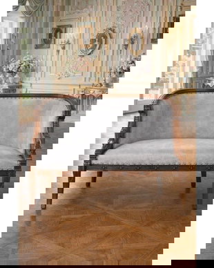 Sofa din lemn masiv mahon cu capete de lebada si tapiterie din matase