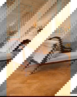 Sofa Empire din lemn mahon cu capete de lebede si tapiterie din matase