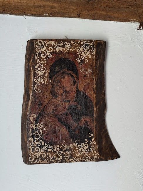 Maica Luminii-Icoană pe lemn înflorită de har