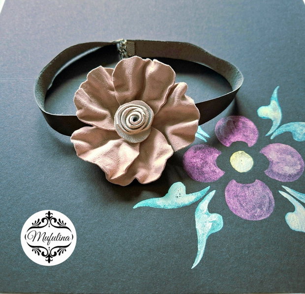 Choker din piele
