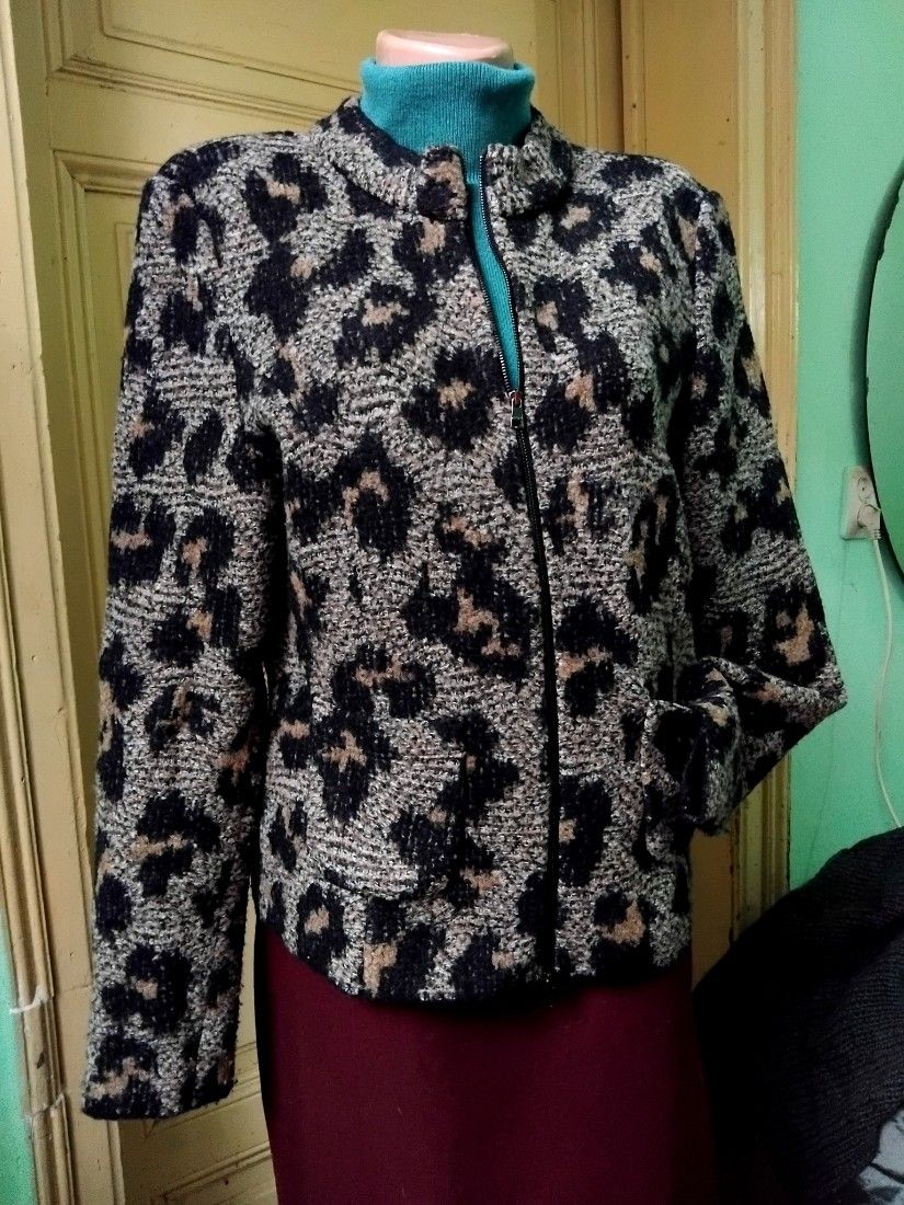 Jacheta/ cardigan brand
