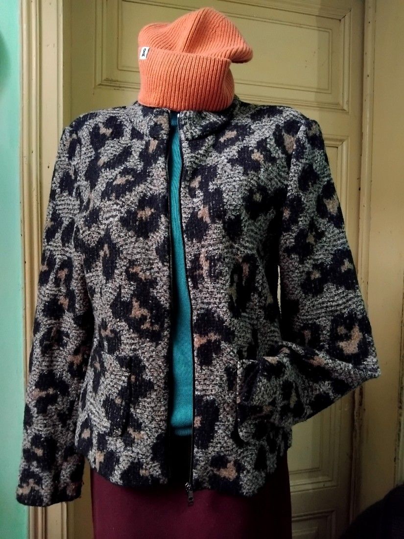 Jacheta/ cardigan brand