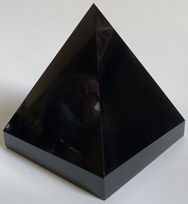 Obsidian - Piramida piatra semipretioasa