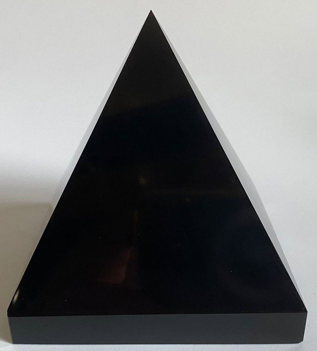 Obsidian - Piramida piatra semipretioasa