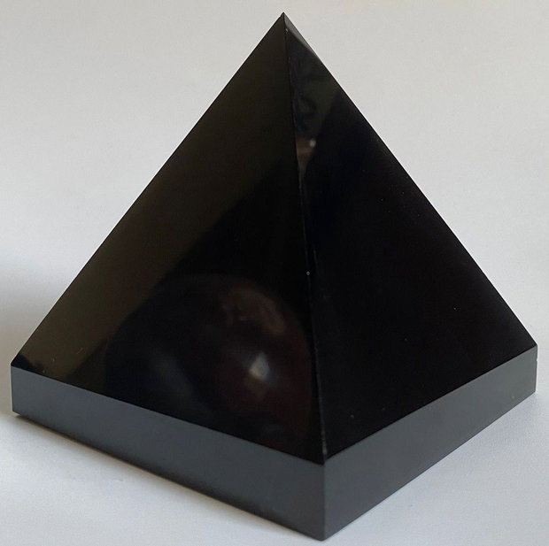 Obsidian - Piramida piatra semipretioasa