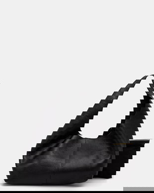 Liviana Conti poseta de piele