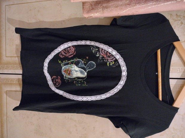 Tricou pictat manual