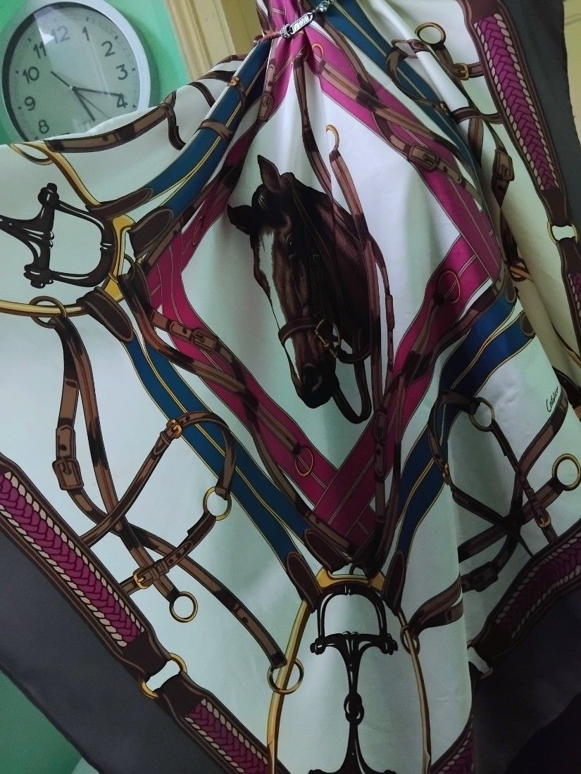 Esarfa cu print echitatie