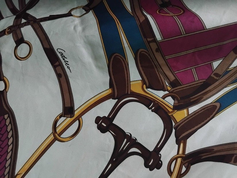 Esarfa cu print echitatie