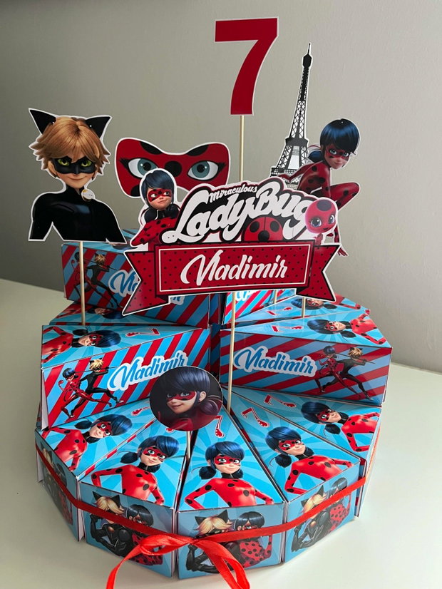 Cutii felie de tort Miraculous Ladybug & Cat Noir