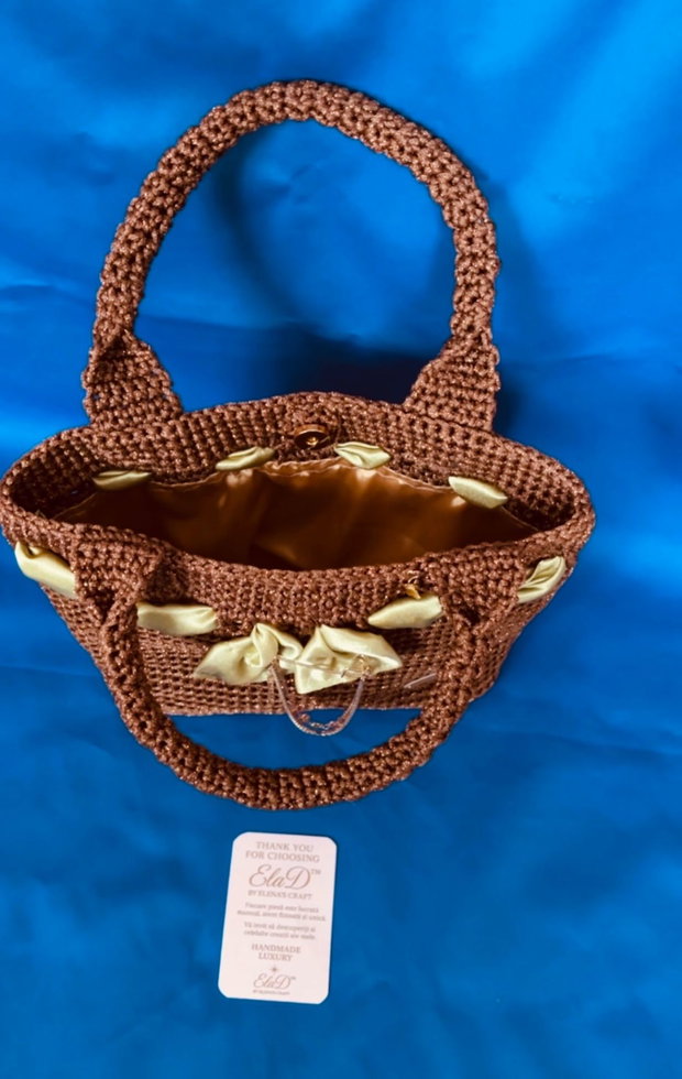 Geantă croșetată handmade elegantă maro cu fundă satin ElaD by Elenas Craft