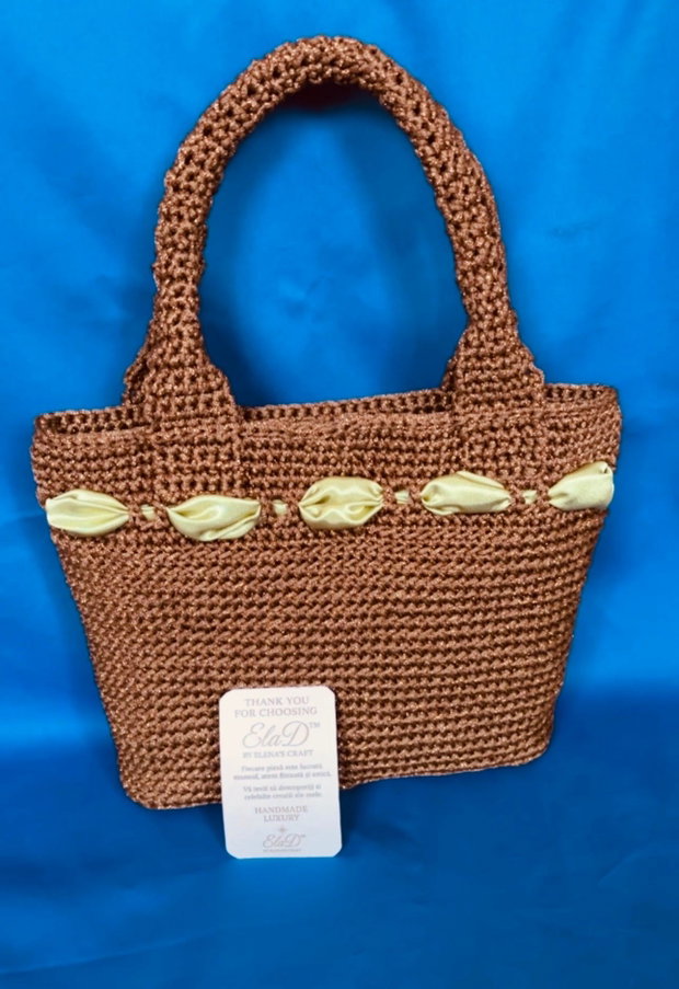 Geantă croșetată handmade elegantă maro cu fundă satin ElaD by Elenas Craft