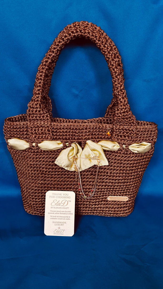 Geantă croșetată handmade elegantă maro cu fundă satin ElaD by Elenas Craft