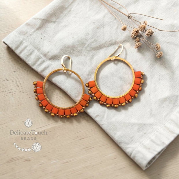 Cercei rotunzi statement cu margele Tila caramizii, cercei boho handmade