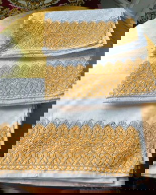 2  plicuri  pilota   damasc  satinat +2  fete  perna brodate,  toate  noi