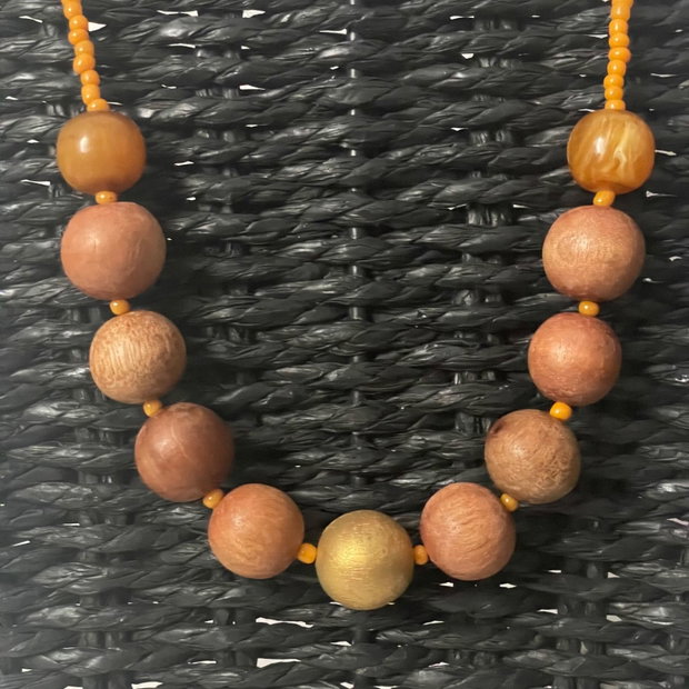 Colier handmade lemn