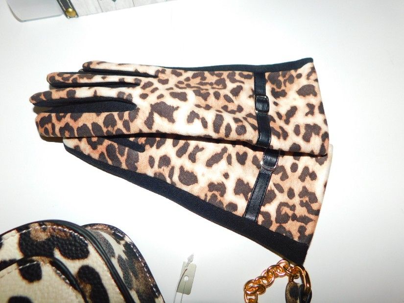 Poseta noua, eleganta , animal print , manusi noi asortate