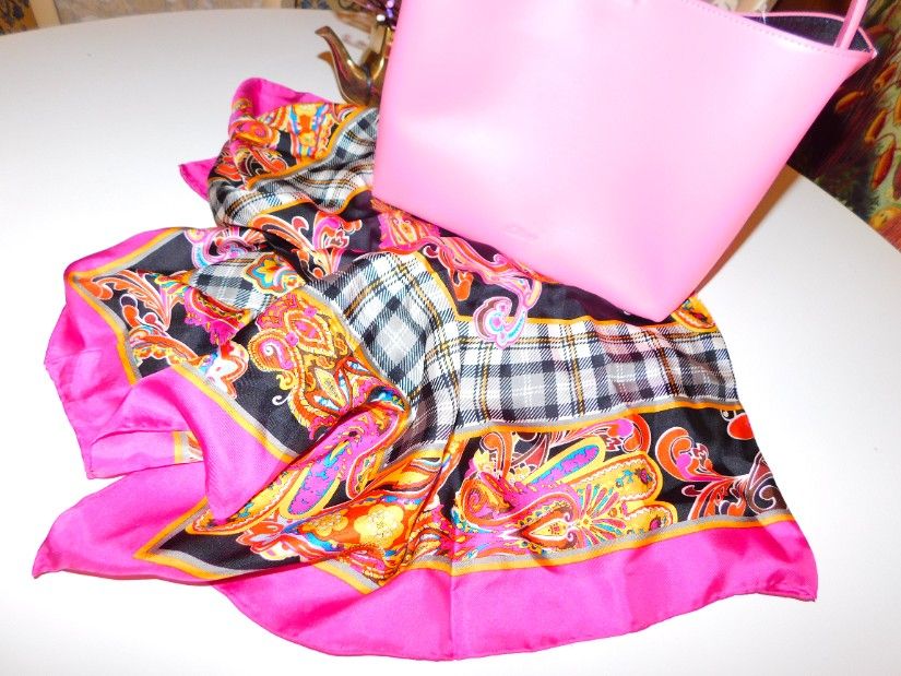 Poseta  noua S Oliver,  etichete atasate, esarfa noua Codello,  matase naturala, cadou