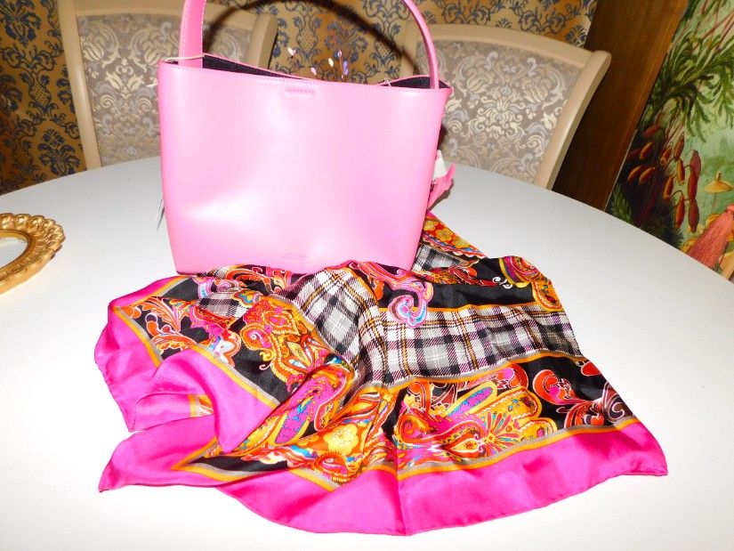 Poseta  noua S Oliver,  etichete atasate, esarfa noua Codello,  matase naturala, cadou