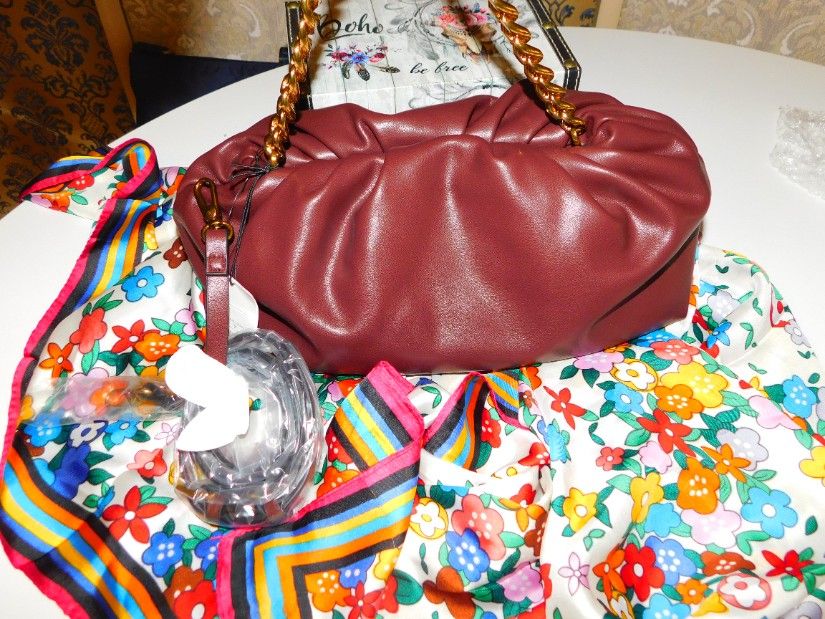 Poseta  eleganta de mina, Parfois, esarfa foarte mare, noua, asortata