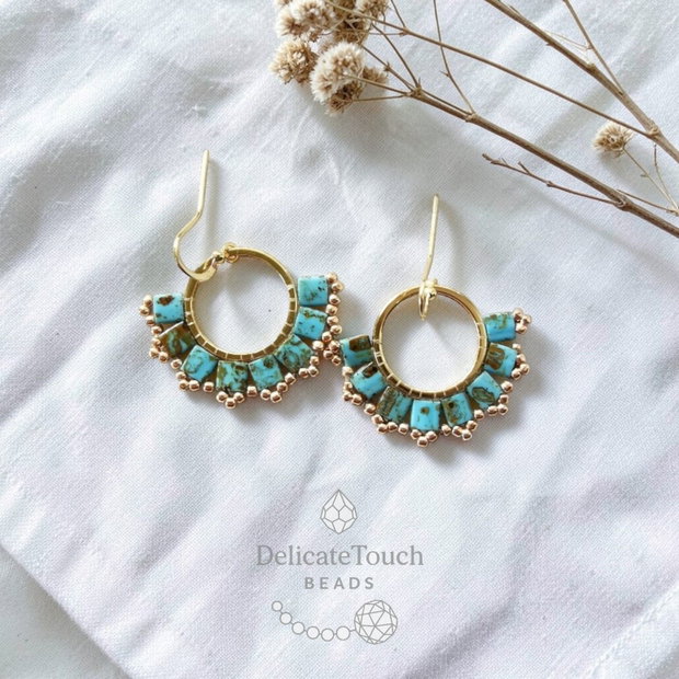 Cercei rotunzi cu margele Tila turcoaz, cercei handmade boho