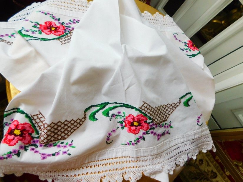 Fata de masa vintage anii 40, cusuta manual