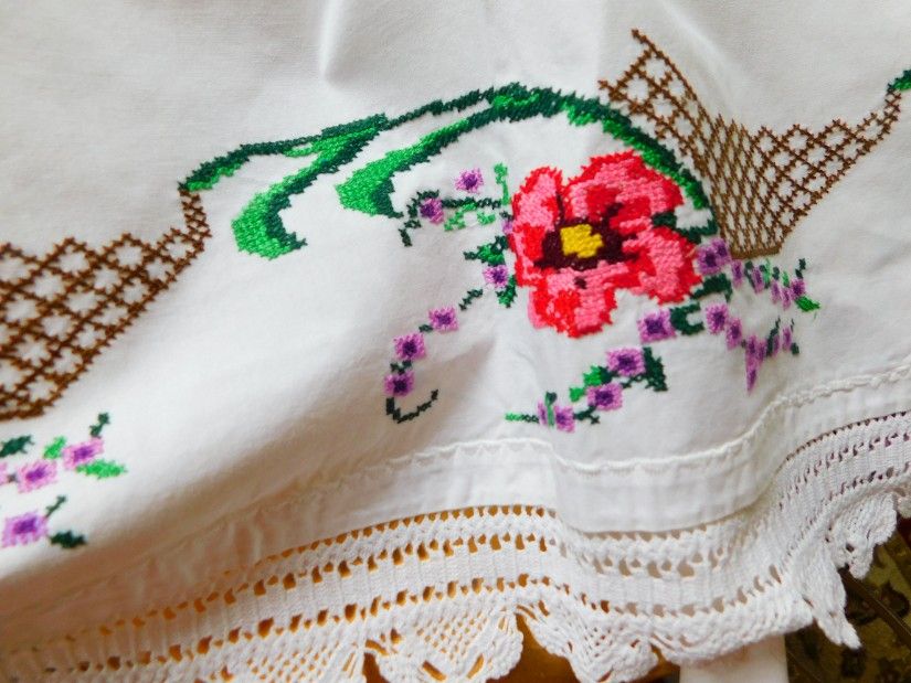 Fata de masa vintage anii 40, cusuta manual