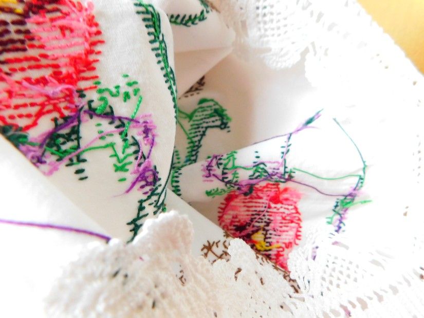 fata de masa vintage, cusuta  minunat, dantela,  anii 40 ( din familie)