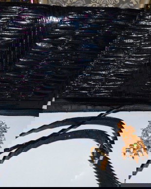 Poseta vintage  piele  sarpe lacuita, deosebita,  brosa vintage   cu turcoaze cadou,