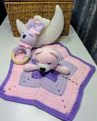 Set handmade pentru bebeluși  jucărie de alint + zornăitoare