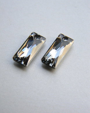 Pandantiv Swarovski - Queen Baguette 13 mm (6465-SINI)