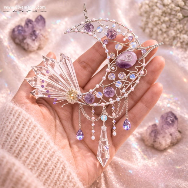 Moonshard Reliquary Suncatcher Semilună cu Ametist și Opalit