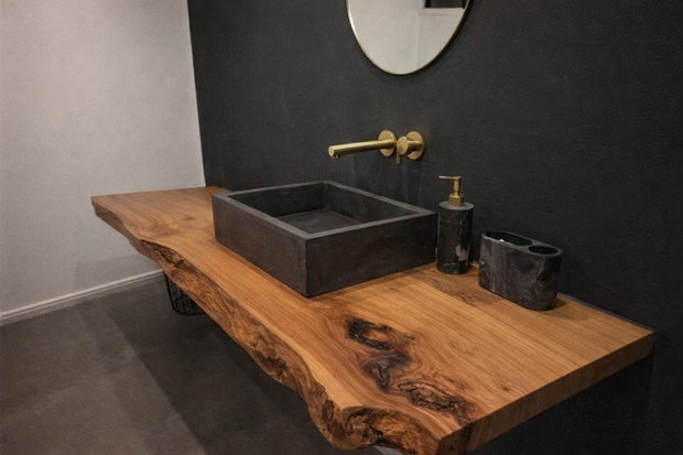 Blat baie din lemn masiv cu epoxy - live edge - 120x50 cm - ATP Wood