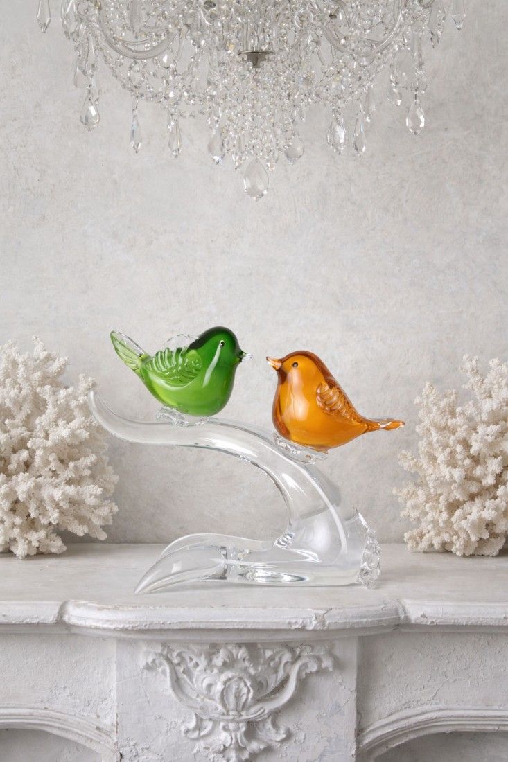 Pasarele pe o creanga-figurina din sticla Murano