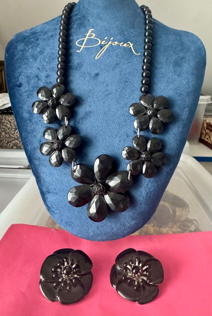 Shiny floral statement jewellery