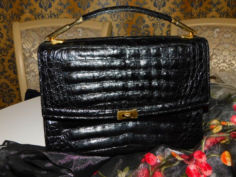 Poseta vintage crocodil Perez Spania,esarfa noua, brodata, cadou