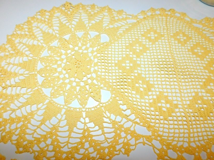 2 mileuri  vintage, centre de masa,  bumbac, lucrate manual de bunica mea,